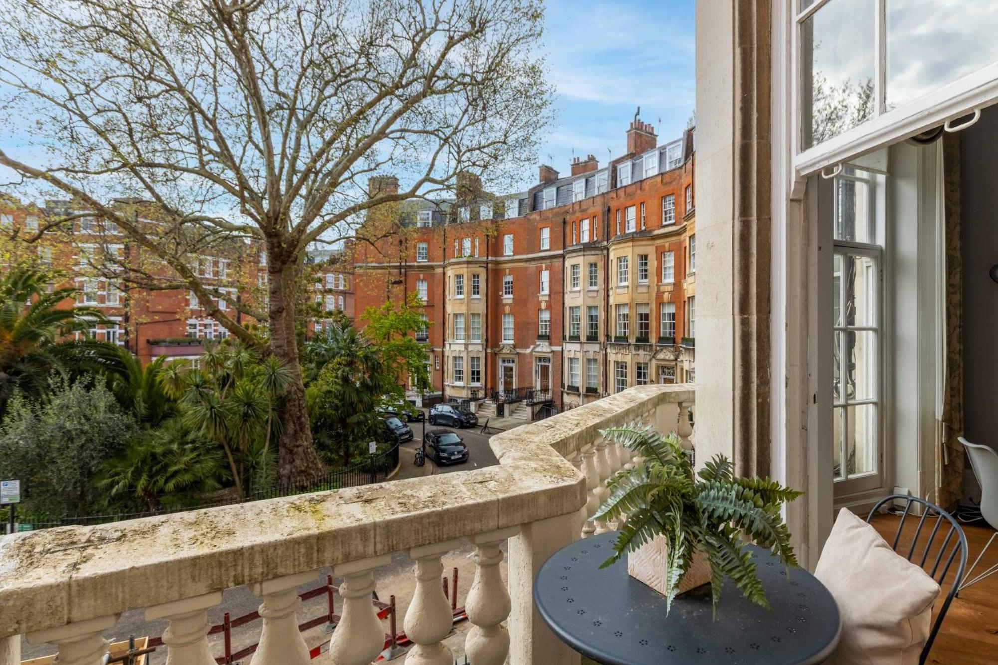 Renovu Premium Homes In Kensington Лондон Экстерьер фото