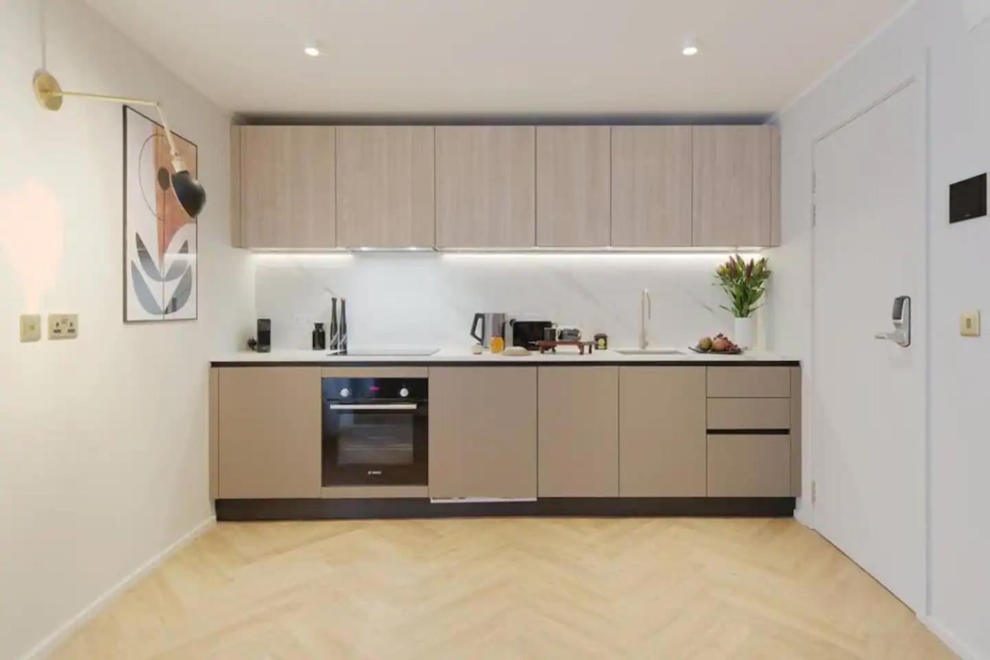 Renovu Premium Homes In Kensington Лондон Экстерьер фото