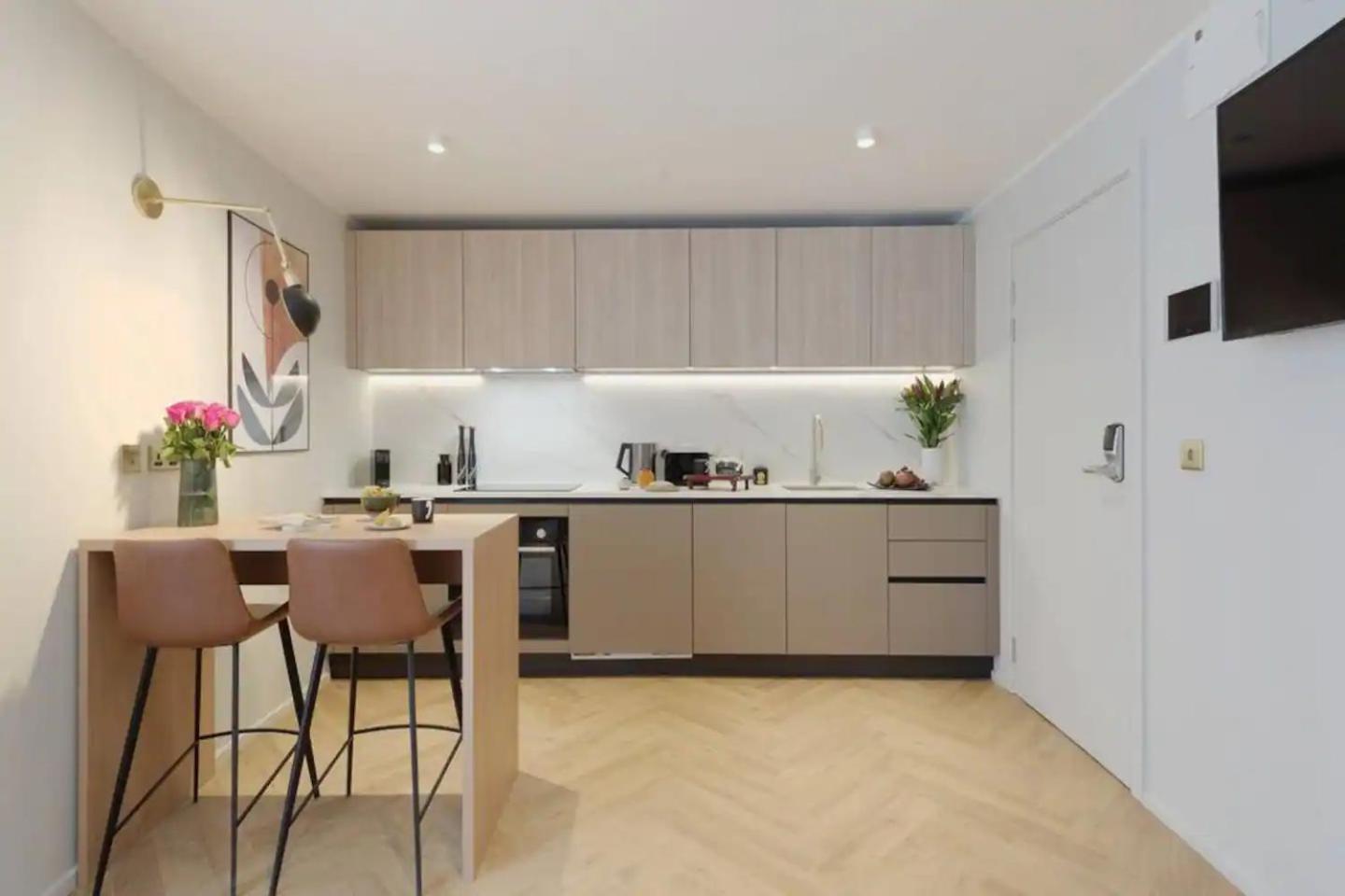 Renovu Premium Homes In Kensington Лондон Экстерьер фото